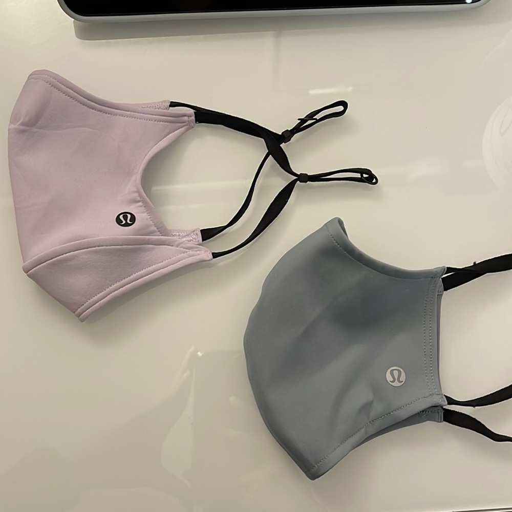 lululemon mask reusable  (NEVER WORN)